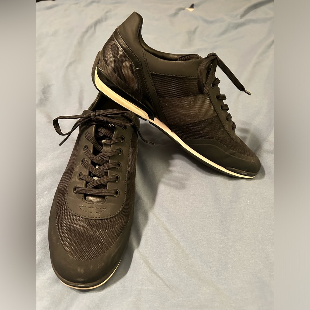 Men’s Hugo Boss fashion sneakers